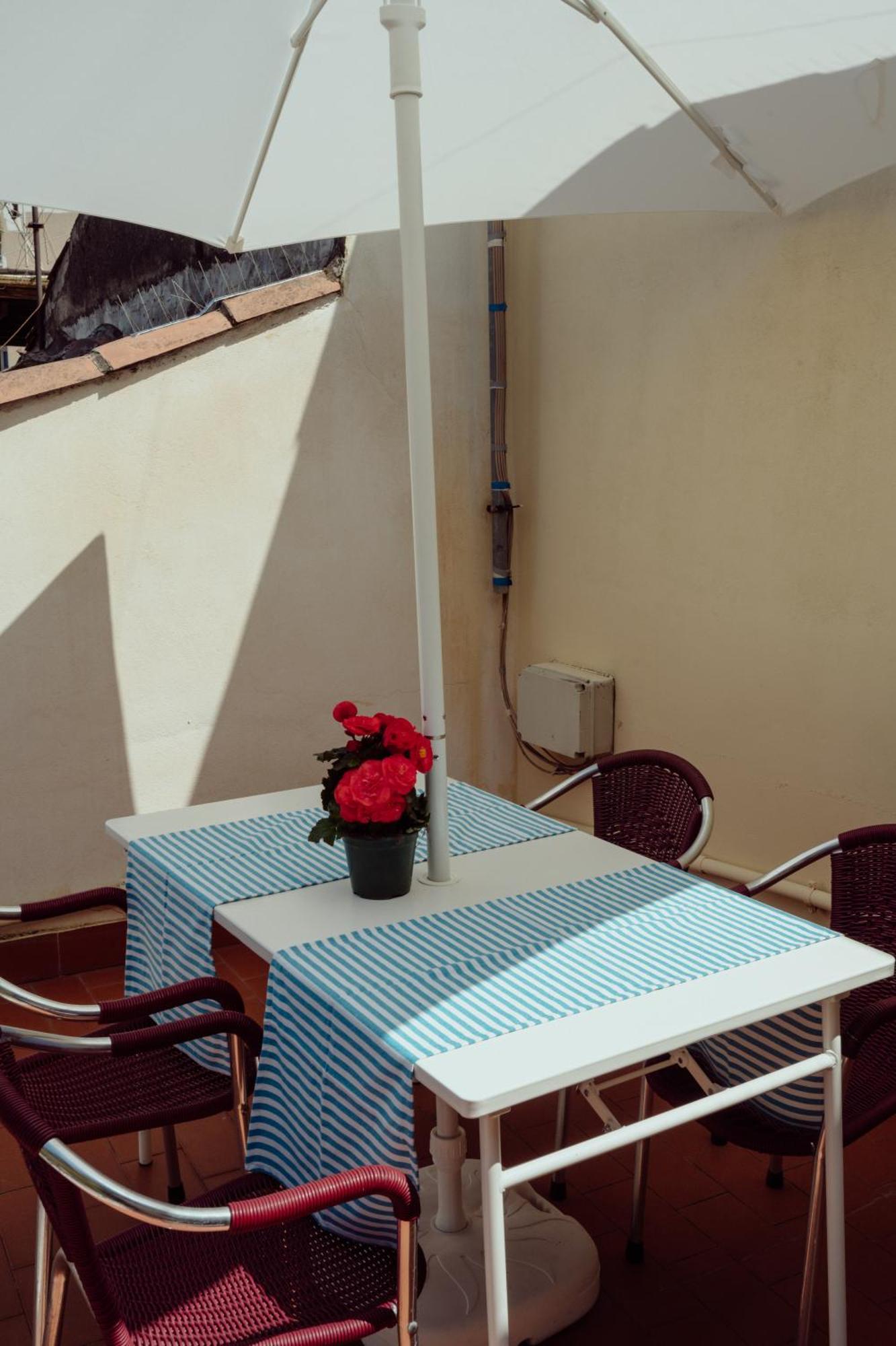 La Maison De Aeroporto di Catania Fontana Rossa Esterno foto