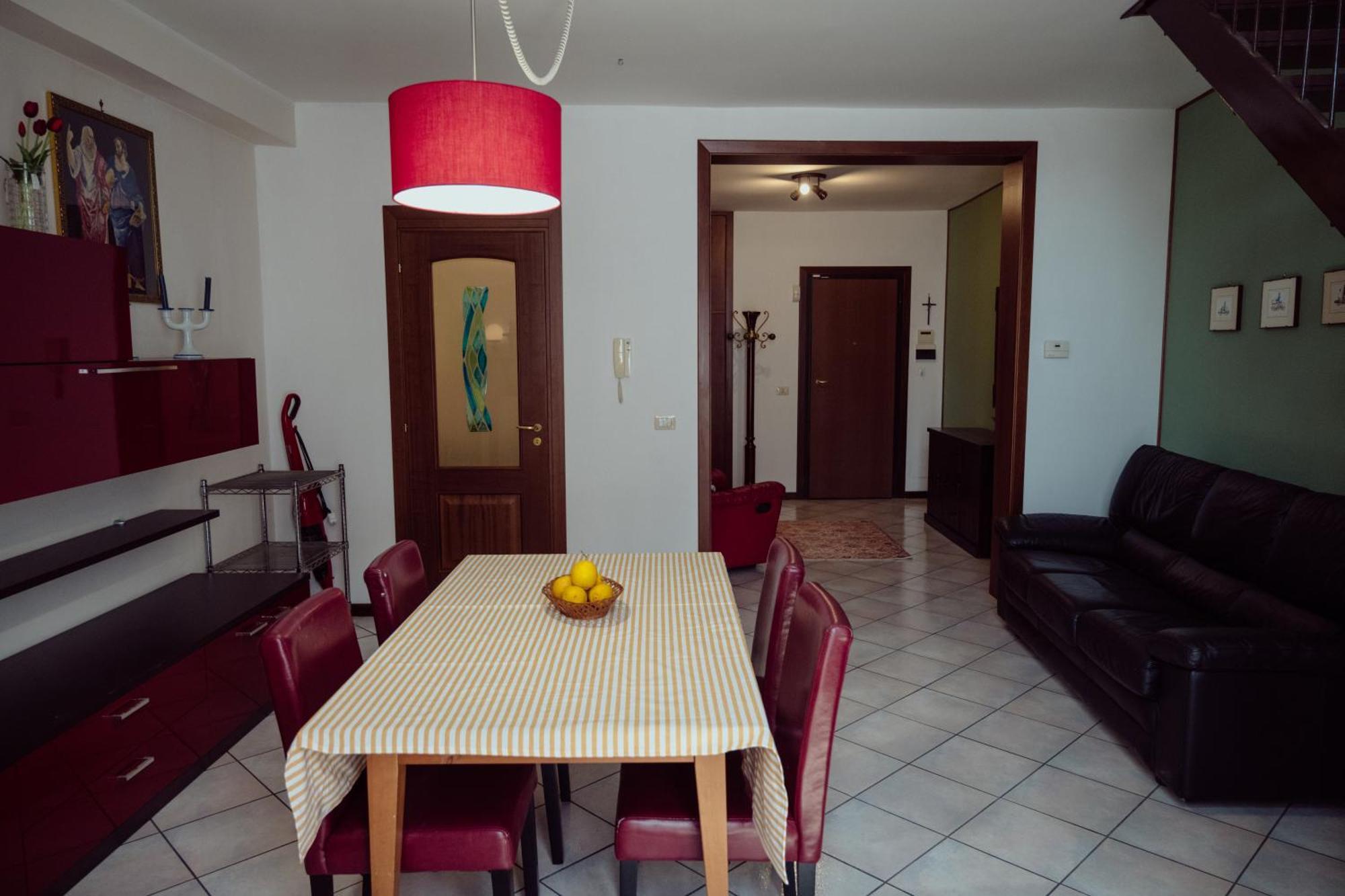 La Maison De Aeroporto di Catania Fontana Rossa Esterno foto