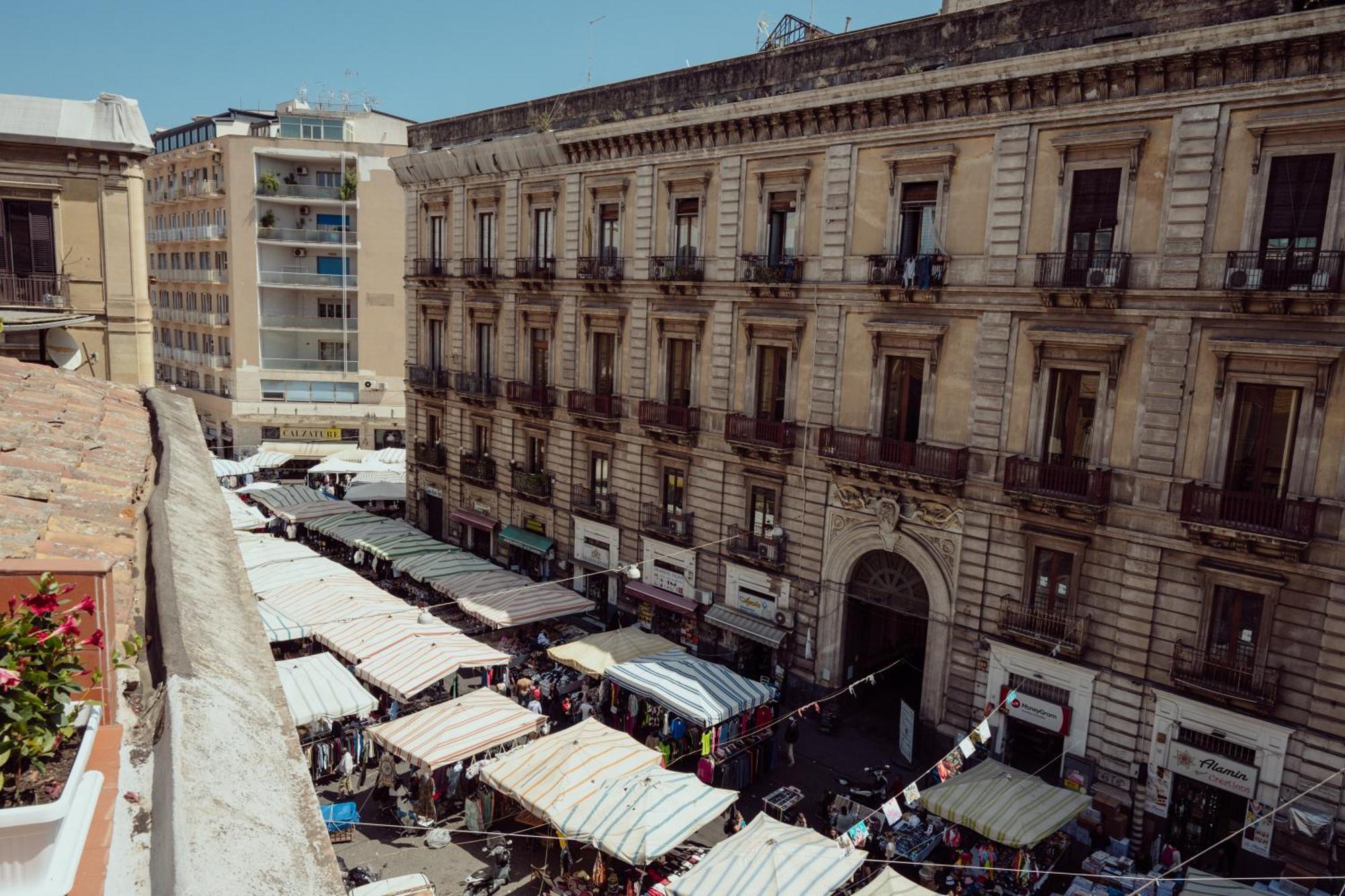 La Maison De Aeroporto di Catania Fontana Rossa Esterno foto